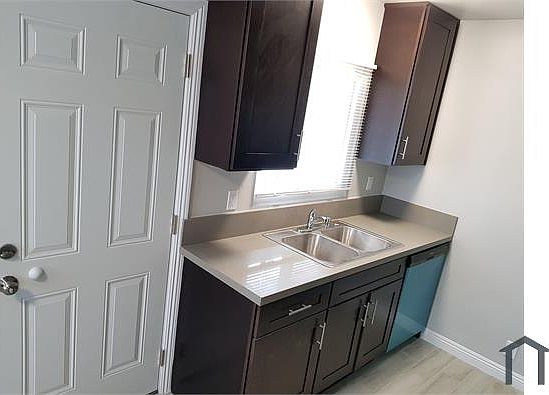 2nd image of 503 W Hampshire Ave