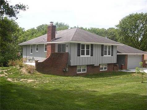 3rd image of 541 Pleasant Ave