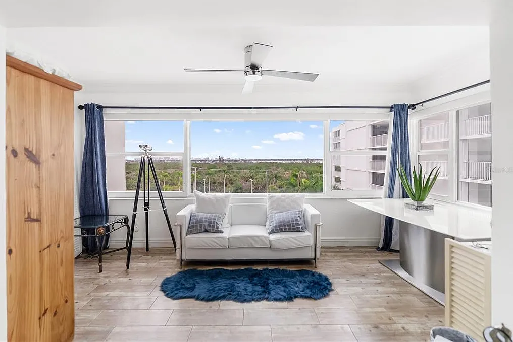 2 bed, 2.0 bath, 1403 sqft, $6,000 — Photo 2