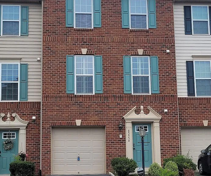 45954 Iron Oak Ter — Photo 1