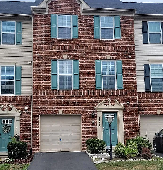45954 Iron Oak Ter
