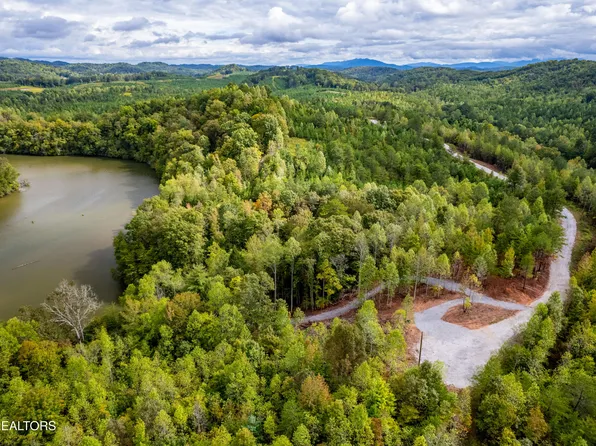 104 Pineview Ln, Vonore, TN 37885