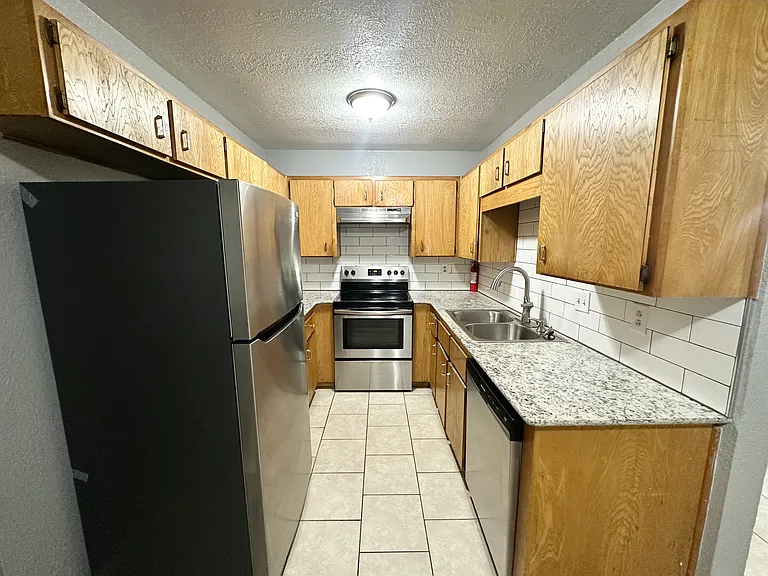2107 Hinkle Ave #C — Photo 5