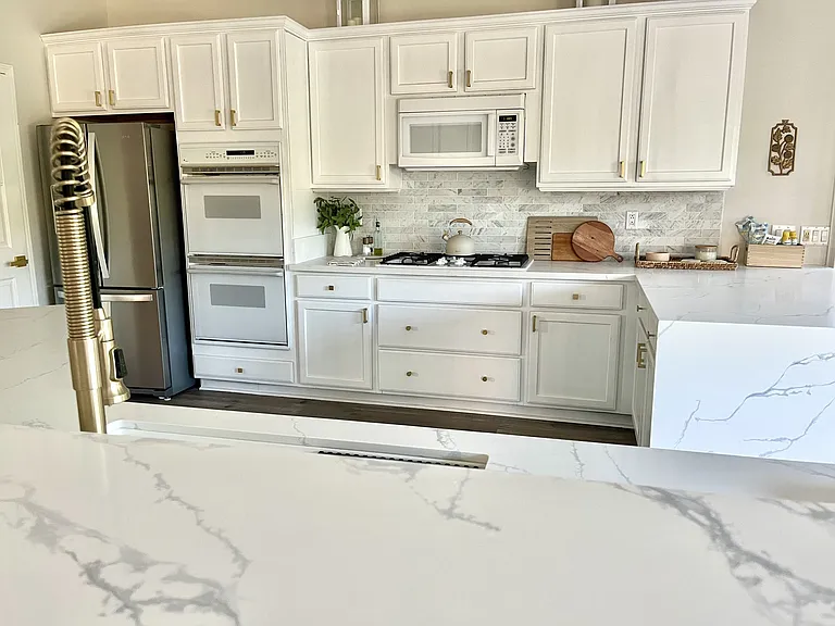 1382 Crystal Ct — Photo 8