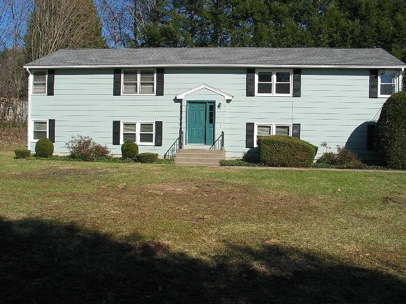 2 Rodnick St — Photo 1