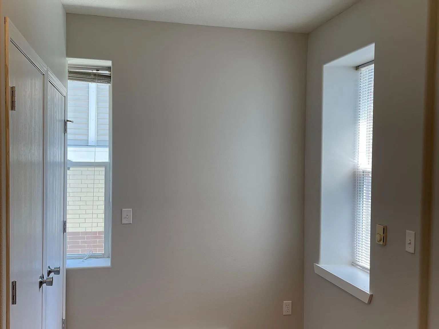 1 bed, 100 sqft, $1,056 — Photo 3