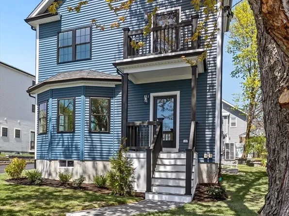 35 Summer St #35, Arlington, MA 02474
