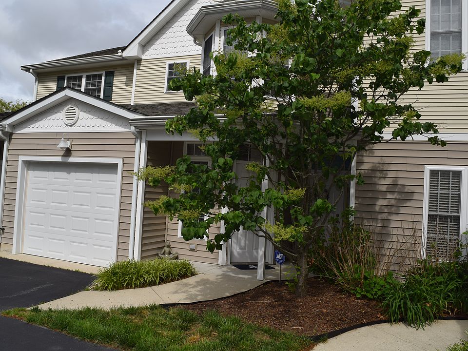 1st image of 1000 Stoney Brook Cir Unit 1002