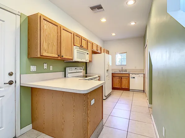 2701 Creekside Dr, Fort Pierce, FL 34981