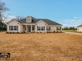 807 John E Sullivan Rd, Byron, GA 31008