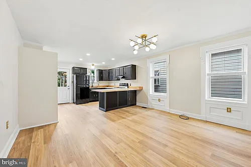 1508 Hancock St Photo 1