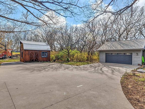 5th image of 2331 SE Libra Ave