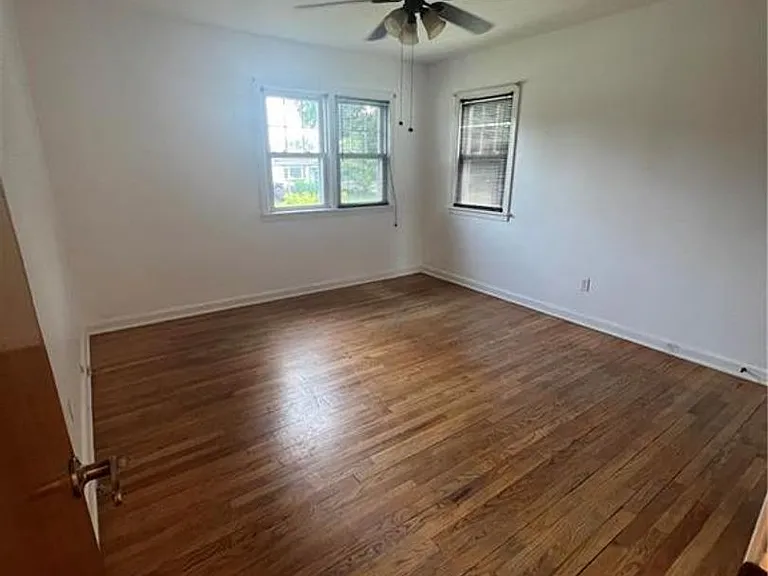 2401 Lawnherst Ave — Photo 28
