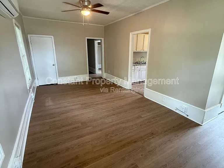 614 W Poplar St — Photo 14
