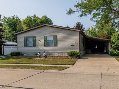 53 Periwinkle Dr, Olmsted Falls, OH, 44138