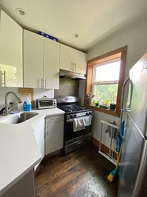 Rented by Nooklyn NYC LLC | media 32