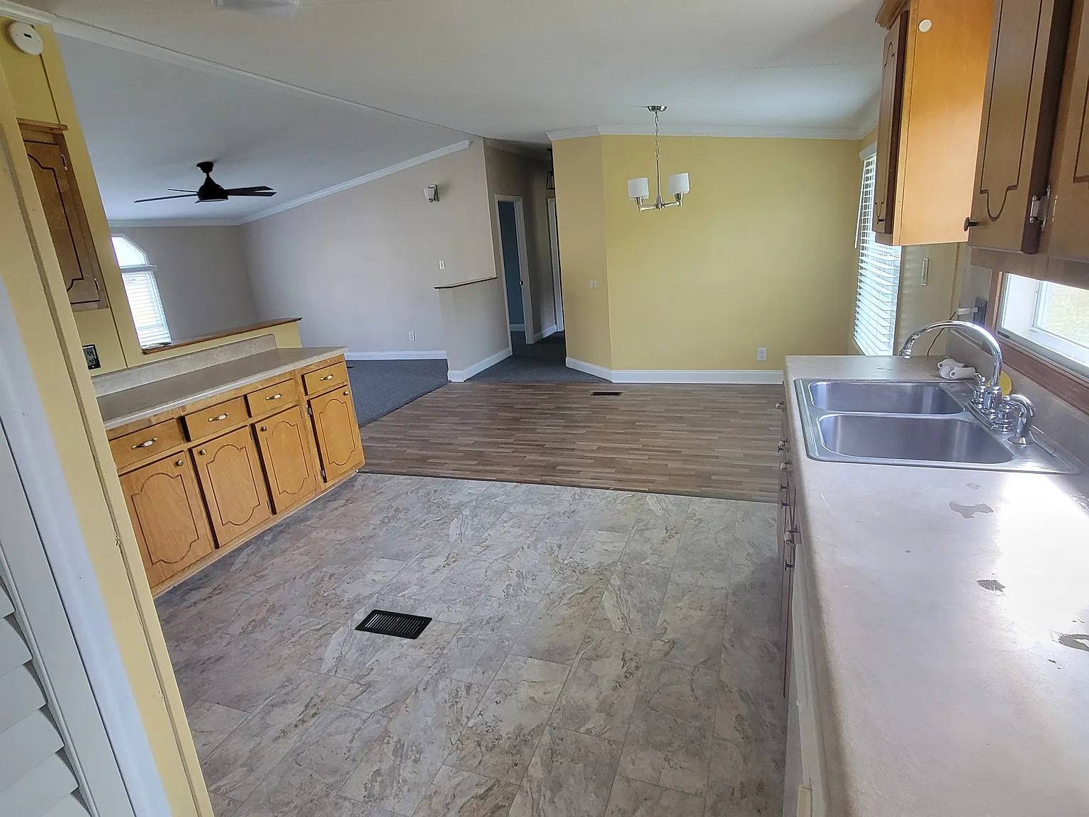 3 bed, 1210 sqft, $1,350 — Photo 4