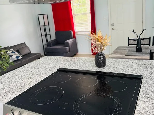 1625 Rebecca St APT D, Pensacola, FL 32534