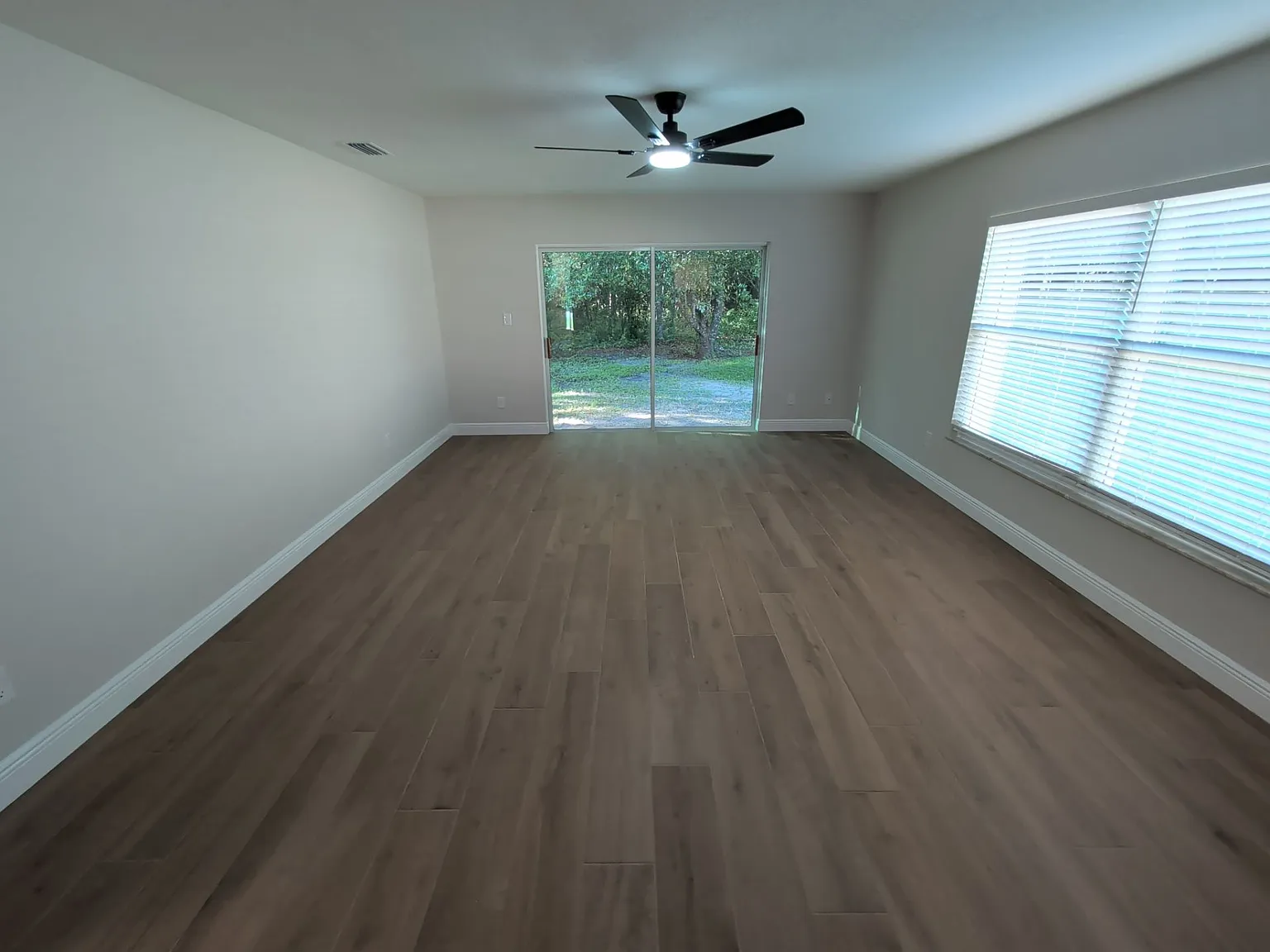 Studio, 2.0 bath, 1042 sqft, $1,450 — Photo 1