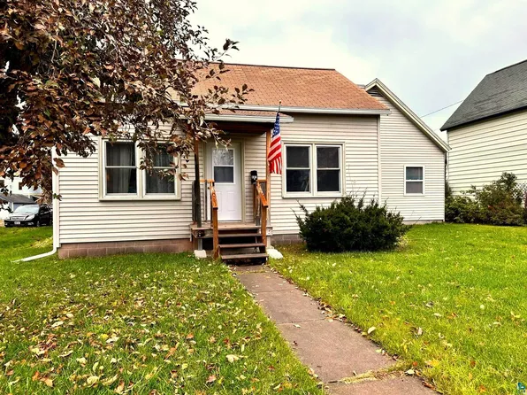 601 7th St W, Ashland, WI 54806