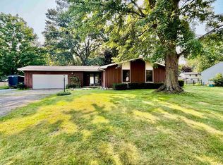 1392 Berkshire Dr, South Bend, IN