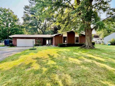 1392 Berkshire Dr, South Bend, IN, 46614