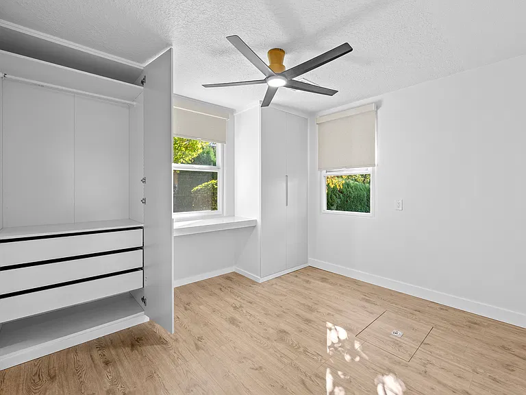 9604 SE Clatsop St — Photo 14