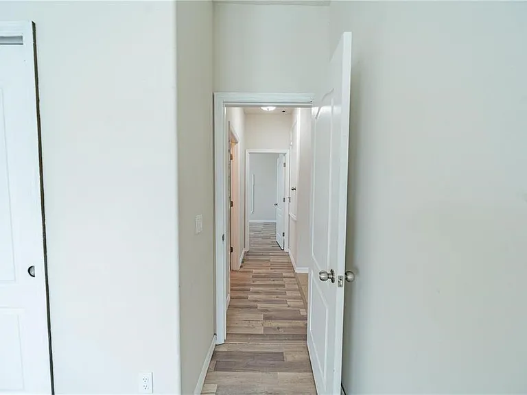2592 Isabela Ter — Photo 28