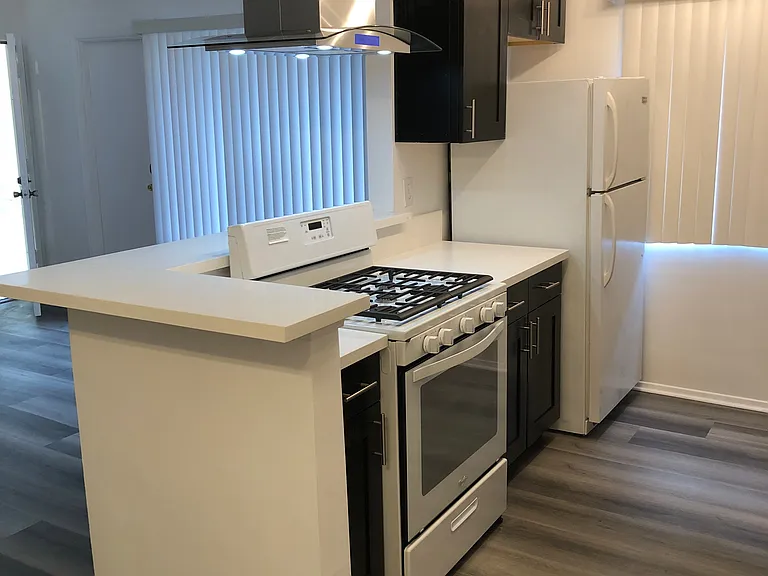 1323 N Fuller Ave #3 — Photo 7