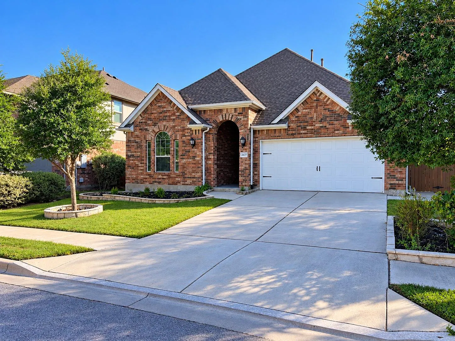 4 bed, 3.0 bath, 2229 sqft, $2,349 — Photo 2