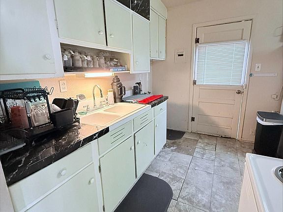 2nd image of 1832 N Penasco Dr