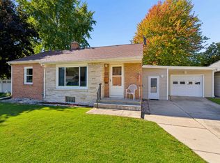 413 Stevens Ct, Oshkosh, WI 54901