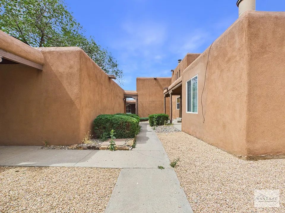 2382 Camino Capitan