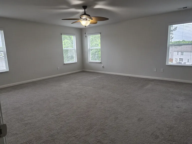 949 Brookfield Dr — Photo 9