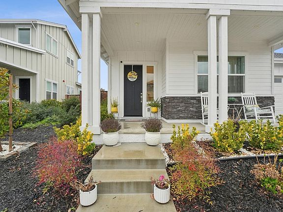 3rd image of 1133 Portello Lane