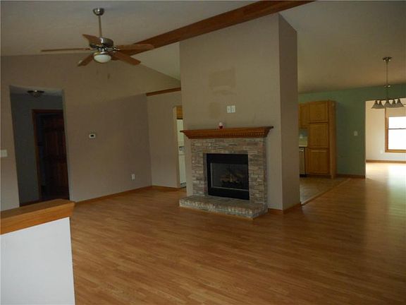 3rd image of 4816 S Iroquois Dr