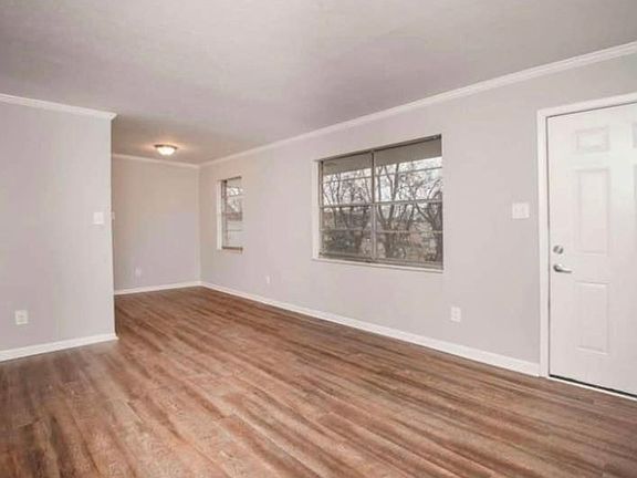 4th image of 609 E Inskip Dr APT 10