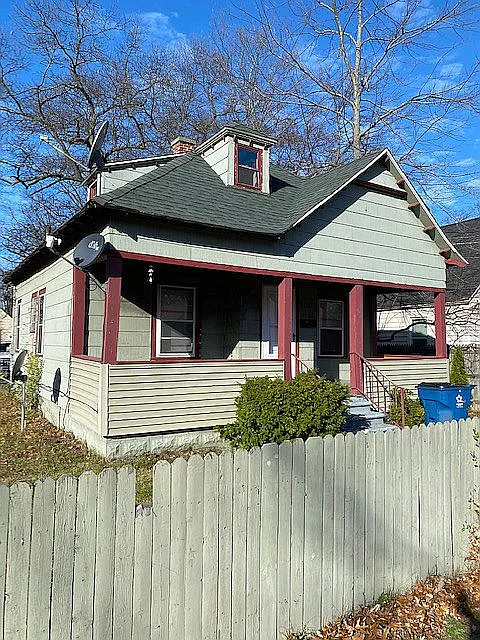 2105 6th St photo 1