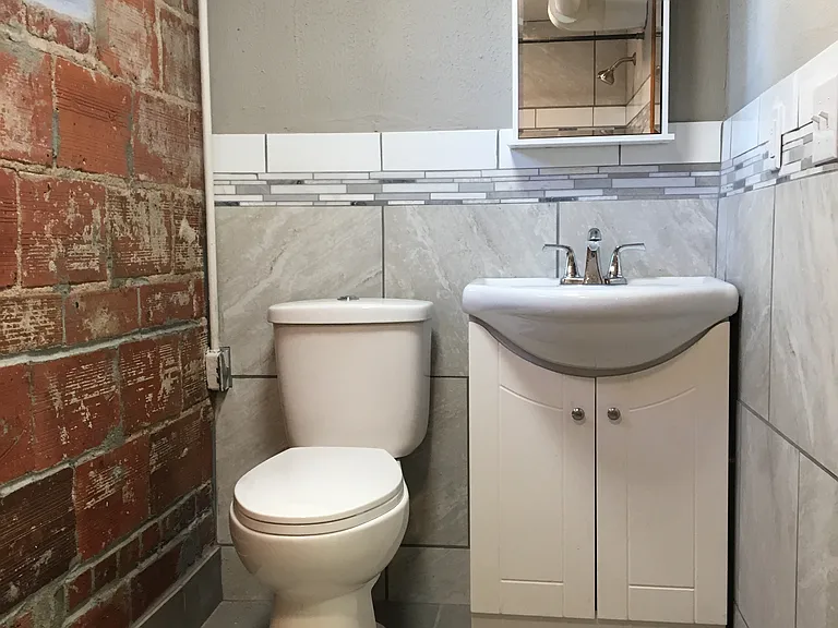 1136 Park Ave #9 — Photo 6