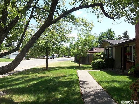 4th image of 402 Loretto Dr
