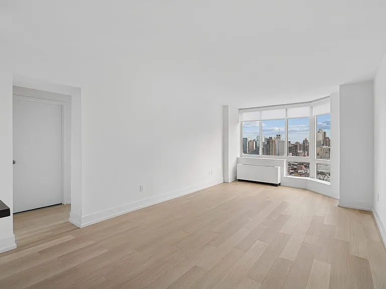 420 W 42nd St #39D — Photo 2