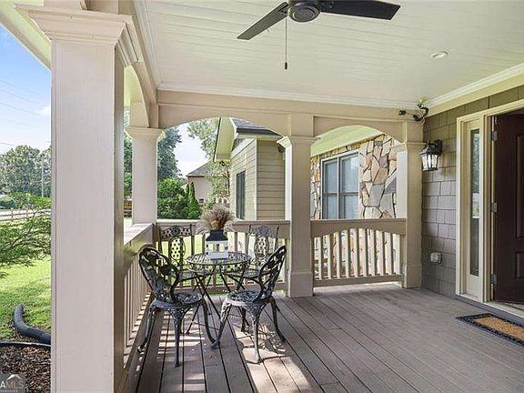 3rd image of 1665 Cunningham Rd SW