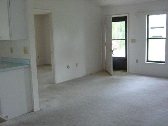 3rd image of 10332 Grail Ave