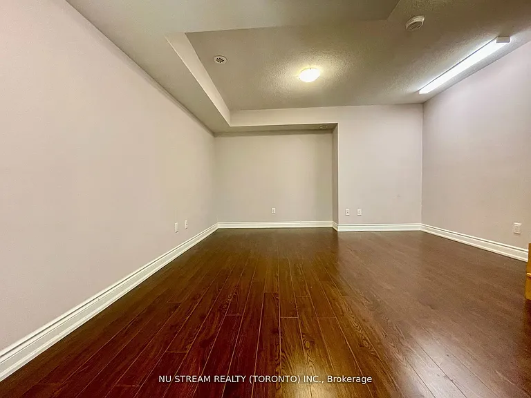 241 S Park Rd — Photo 18