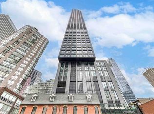 8 Wellesley St W #4512-C01, Toronto, ON M4Y 1E7