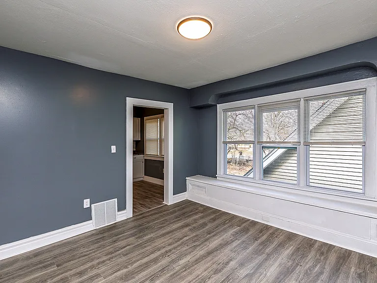 3924 E 123rd St #B — Photo 10