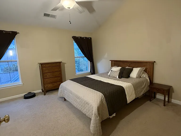 2066 Lockwood Dr — Photo 10