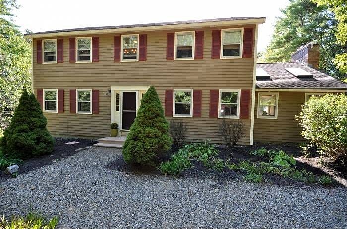 152 Packers Falls Rd