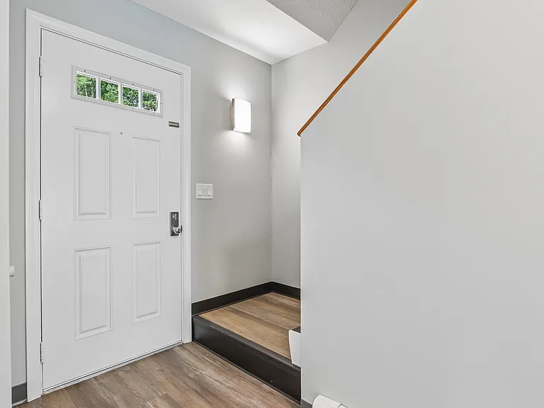Eastgate Apartments — Photo 1