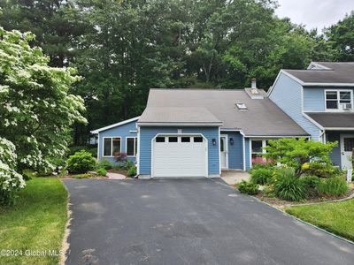 16 Old Coach Road, Clifton Park, NY, 12065